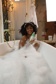 Duş jeli ne işe yarar? Cilt temizliği, nemlendirme ve besleme için etkili bir çözüm.